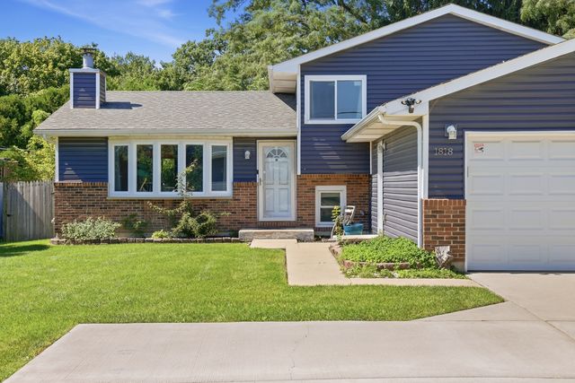 1818 N Sheridan Road, Waukegan, IL 60087