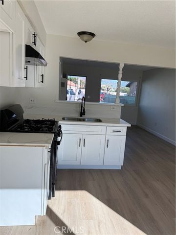 558 S Benjamin, Rialto, CA 92376