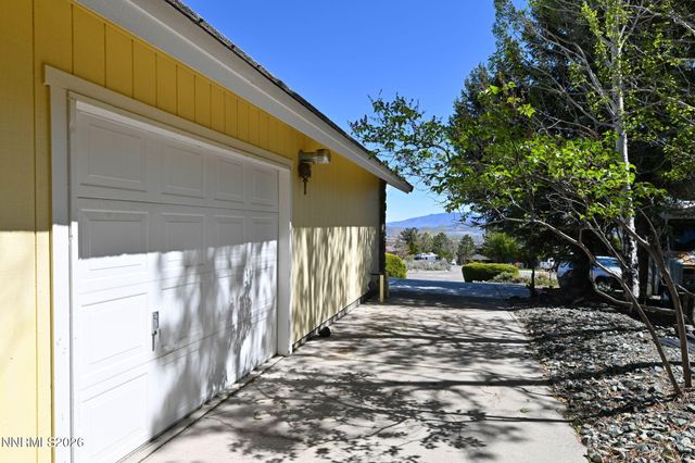 16 Woodstock Circle, Carson City, NV 89703
