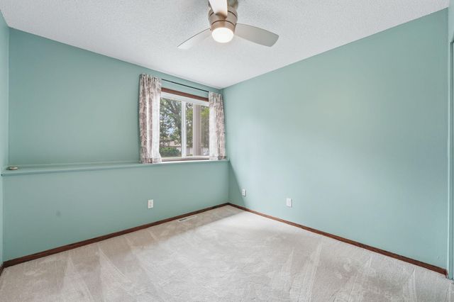 1801 113th Avenue NW 106, Coon Rapids, MN 55433