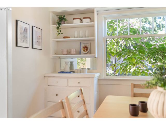 5936 N BURRAGE Ave, Portland, OR 97217