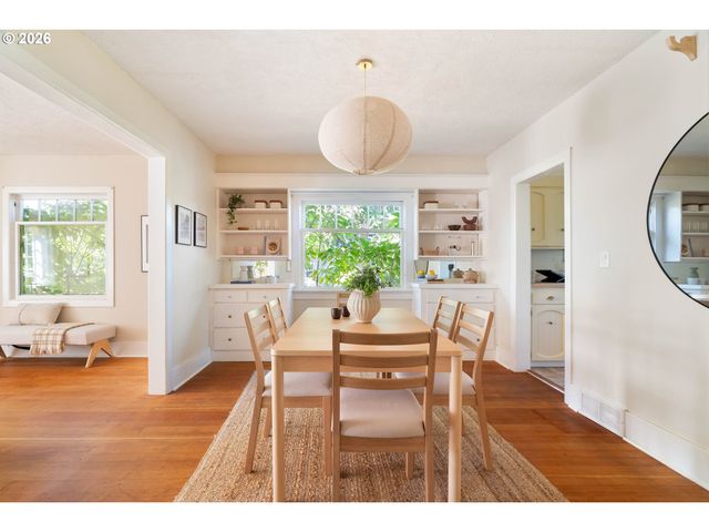 5936 N BURRAGE Ave, Portland, OR 97217