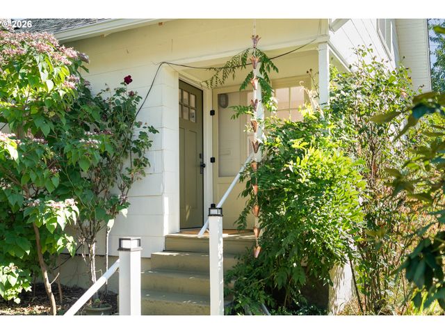 5936 N BURRAGE Ave, Portland, OR 97217