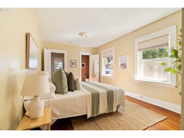 5936 N BURRAGE Ave, Portland, OR 97217