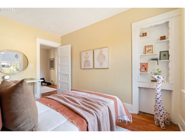 5936 N BURRAGE Ave, Portland, OR 97217