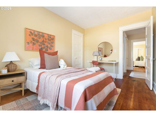 5936 N BURRAGE Ave, Portland, OR 97217