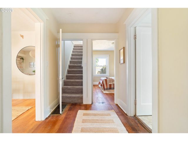 5936 N BURRAGE Ave, Portland, OR 97217