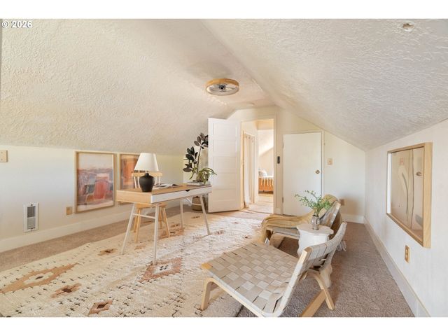 5936 N BURRAGE Ave, Portland, OR 97217