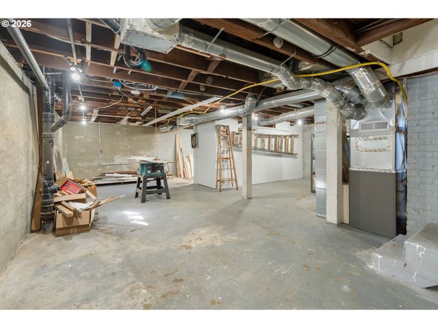 5936 N BURRAGE Ave, Portland, OR 97217
