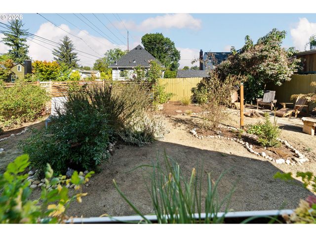 5936 N BURRAGE Ave, Portland, OR 97217