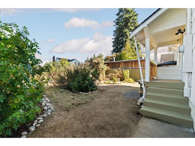 5936 N BURRAGE Ave, Portland, OR 97217