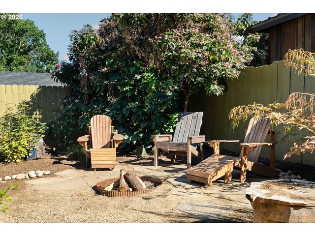 5936 N BURRAGE Ave, Portland, OR 97217