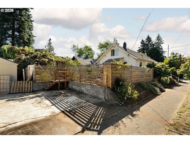 5936 N BURRAGE Ave, Portland, OR 97217