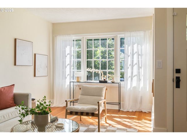 5936 N BURRAGE Ave, Portland, OR 97217