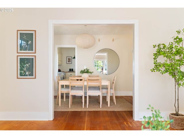 5936 N BURRAGE Ave, Portland, OR 97217