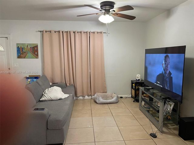 2200 SW 42nd Ave, Fort Lauderdale, FL 33317