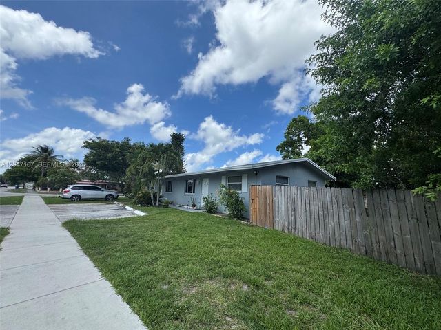 2200 SW 42nd Ave, Fort Lauderdale, FL 33317