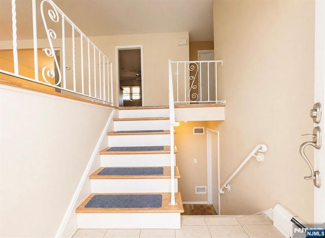 274 Seton Hall Drive, Paramus, NJ 07652