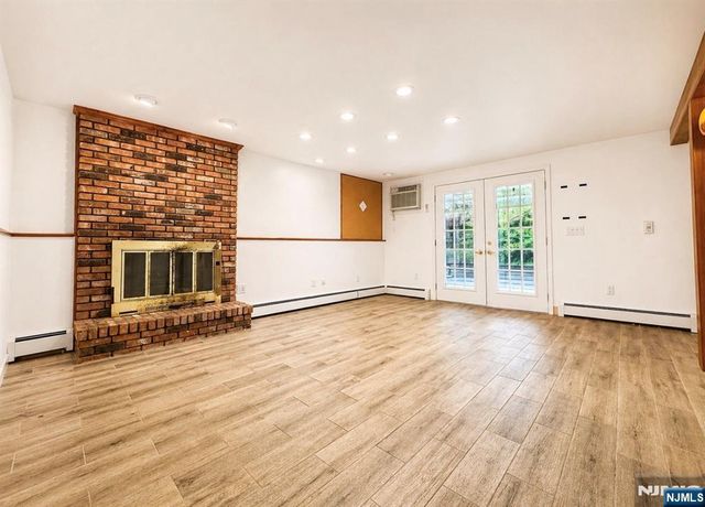 274 Seton Hall Drive, Paramus, NJ 07652