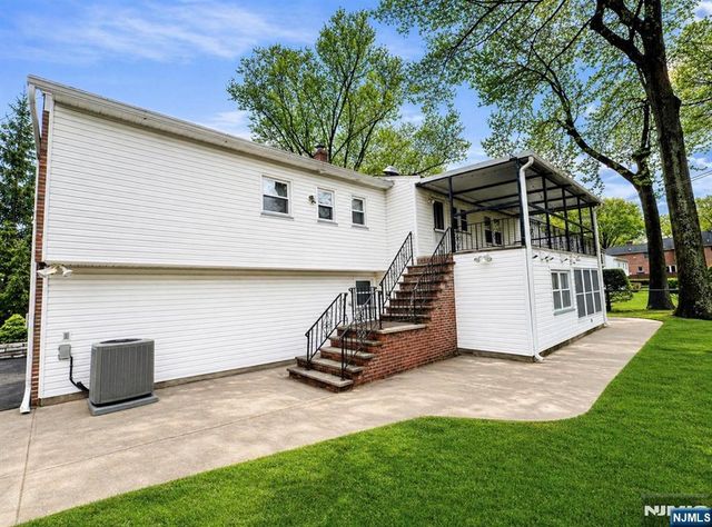 274 Seton Hall Drive, Paramus, NJ 07652