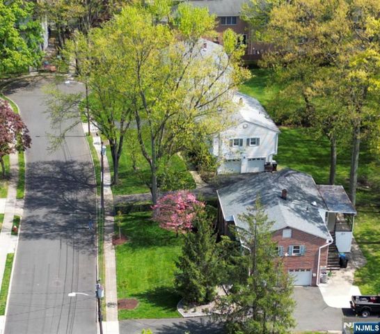 274 Seton Hall Drive, Paramus, NJ 07652