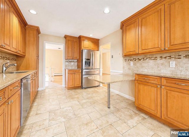 274 Seton Hall Drive, Paramus, NJ 07652