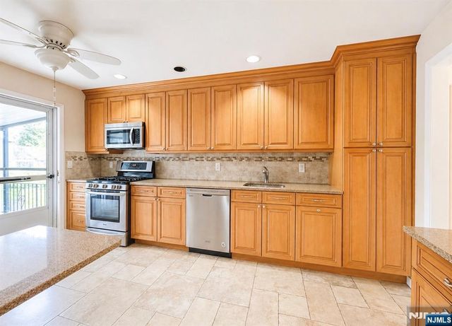 274 Seton Hall Drive, Paramus, NJ 07652