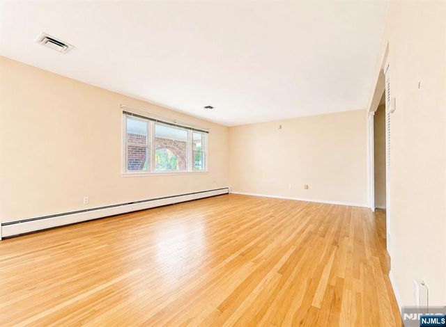 274 Seton Hall Drive, Paramus, NJ 07652