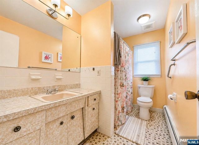 274 Seton Hall Drive, Paramus, NJ 07652