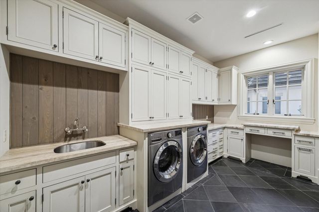 3818 Del Monte Drive, Houston, TX 77019