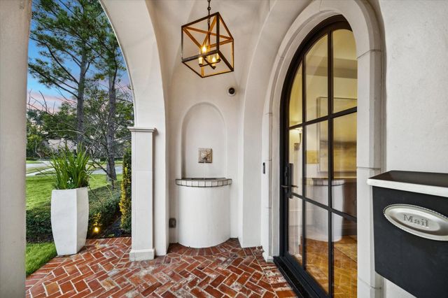 3818 Del Monte Drive, Houston, TX 77019