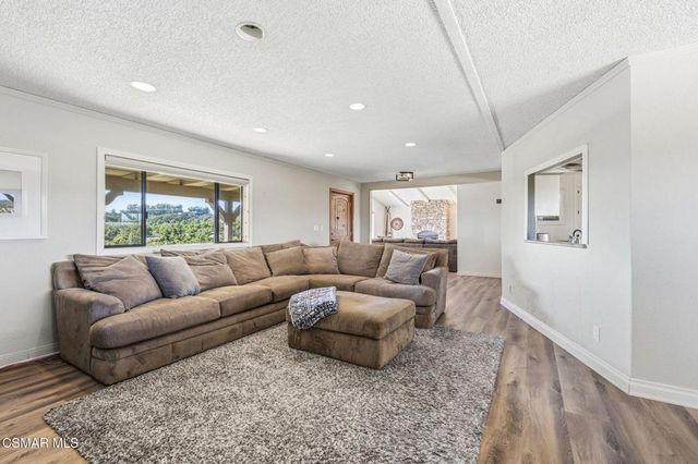 6555 Martinique Drive, Moorpark, CA 93021