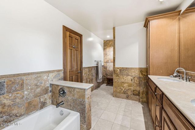 6555 Martinique Drive, Moorpark, CA 93021