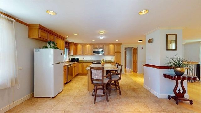 3 Fairview Ave, Natick, MA 01760