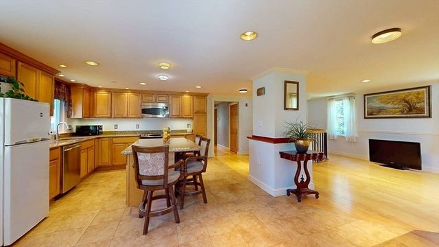 3 Fairview Ave, Natick, MA 01760