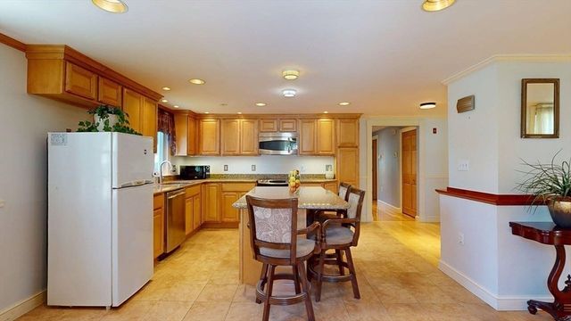 3 Fairview Ave, Natick, MA 01760