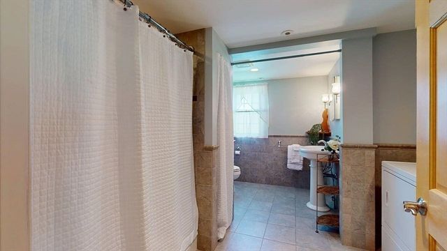 3 Fairview Ave, Natick, MA 01760