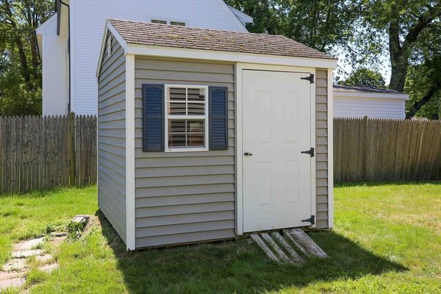 3 Fairview Ave, Natick, MA 01760