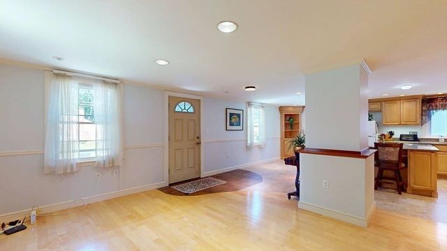 3 Fairview Ave, Natick, MA 01760
