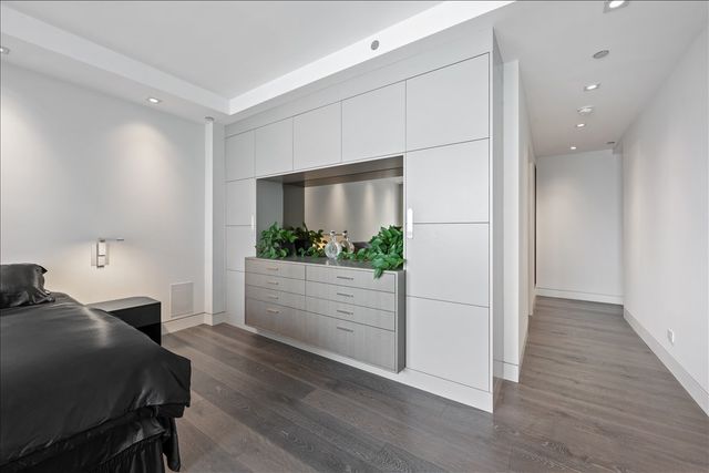 180 E Pearson Street 5602, Chicago, IL 60611