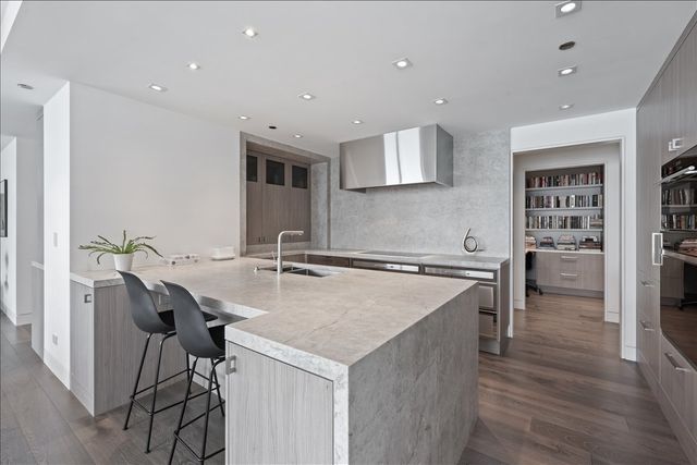 180 E Pearson Street 5602, Chicago, IL 60611