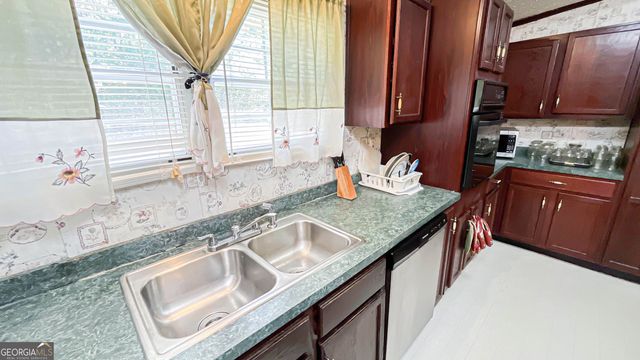 485 Natures Trail, Forsyth, GA 31029