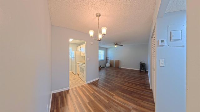 2301 SE 4th Street 12, Boynton Beach, FL 33435