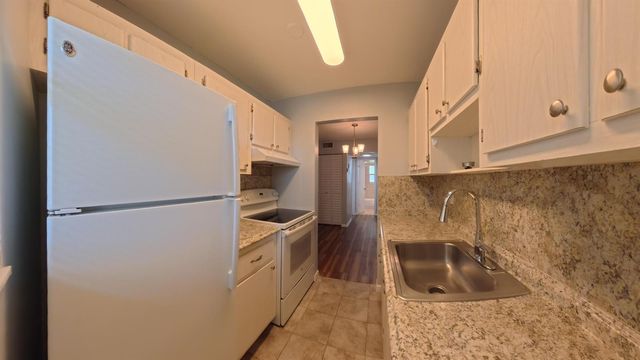 2301 SE 4th Street 12, Boynton Beach, FL 33435