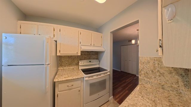 2301 SE 4th Street 12, Boynton Beach, FL 33435
