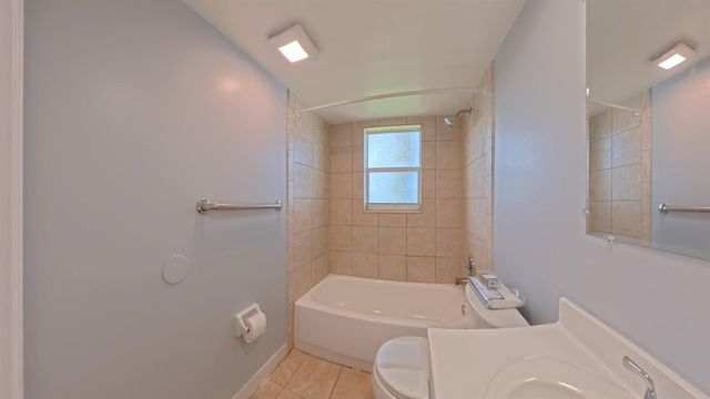 2301 SE 4th Street 12, Boynton Beach, FL 33435