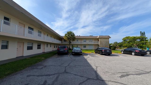2301 SE 4th Street 12, Boynton Beach, FL 33435