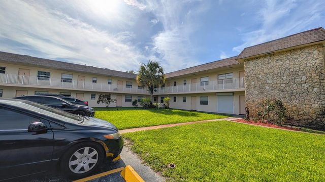 2301 SE 4th Street 12, Boynton Beach, FL 33435