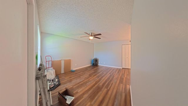 2301 SE 4th Street 12, Boynton Beach, FL 33435