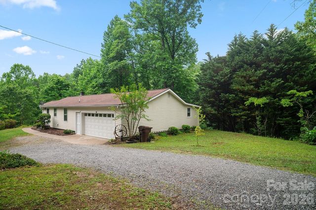 825 Gallimore Road, Flat Rock, NC 28731